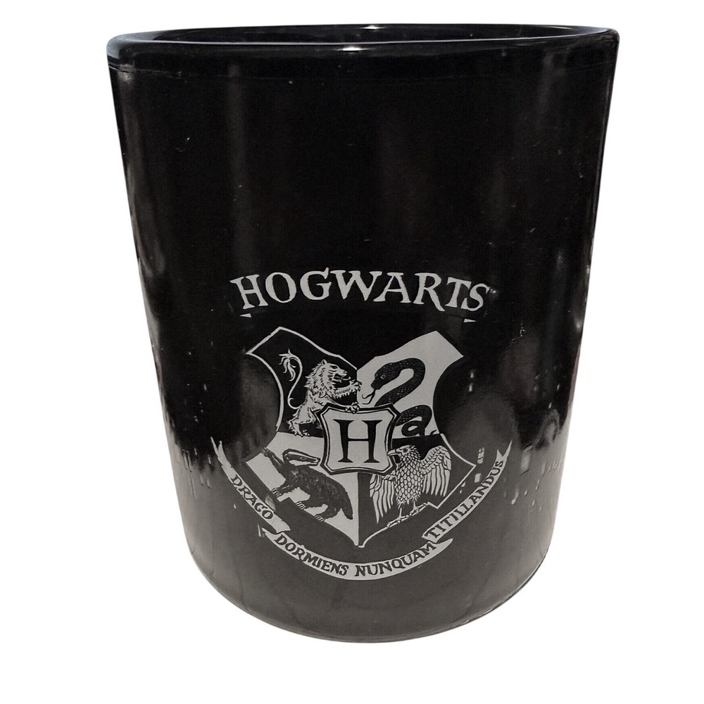 Harry Potter Hogwarts Crest Coffee Mug Black Ceramic Excellent Wizarding World